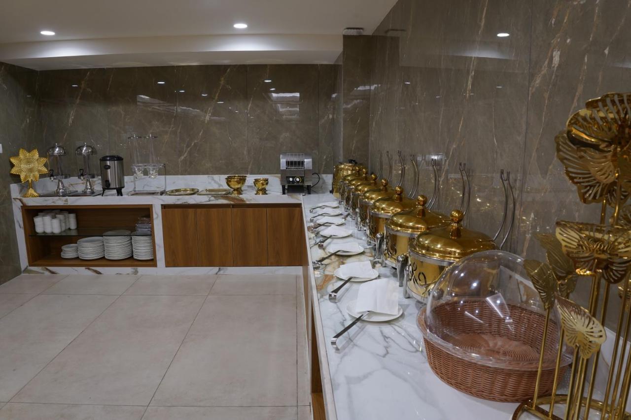 Hotel Stature Inn Kevadia Kültér fotó