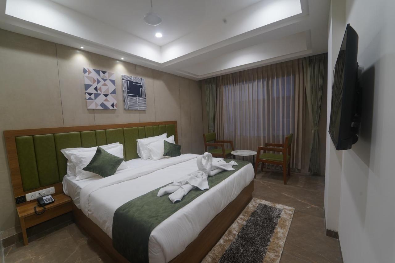 Hotel Stature Inn Kevadia Kültér fotó