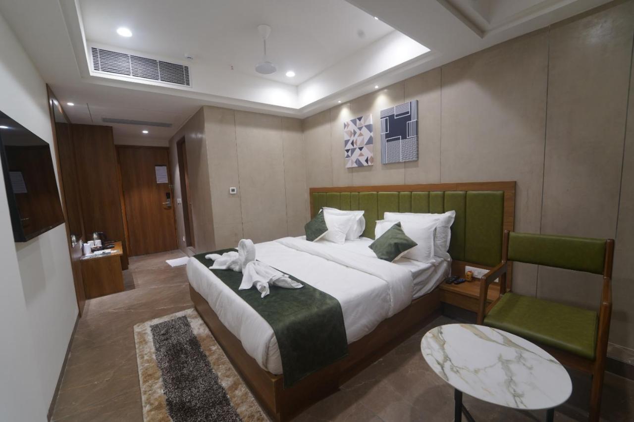 Hotel Stature Inn Kevadia Kültér fotó