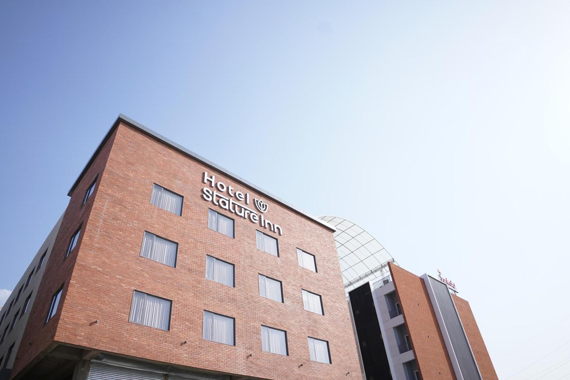 Hotel Stature Inn Kevadia Kültér fotó