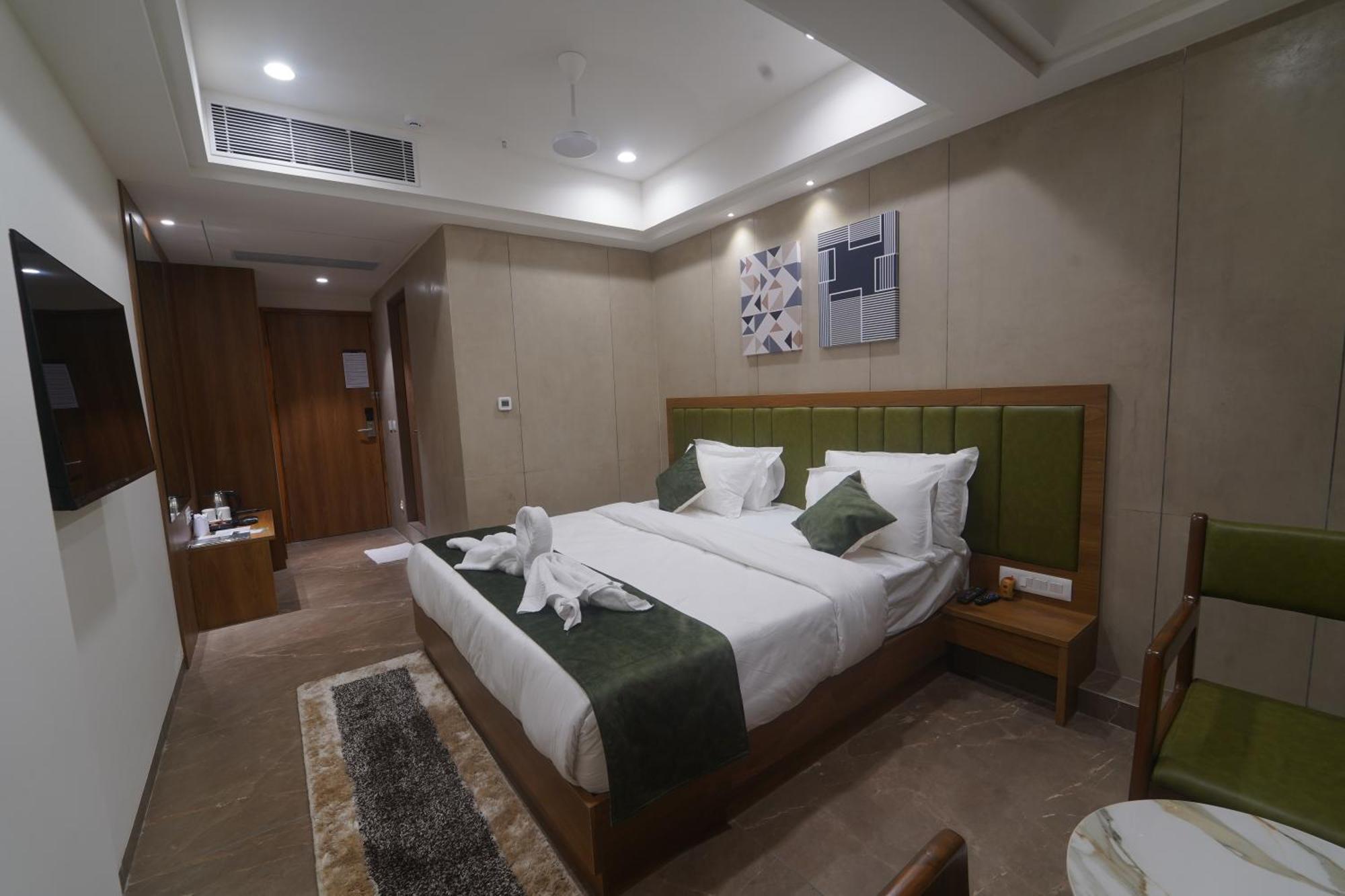 Hotel Stature Inn Kevadia Kültér fotó