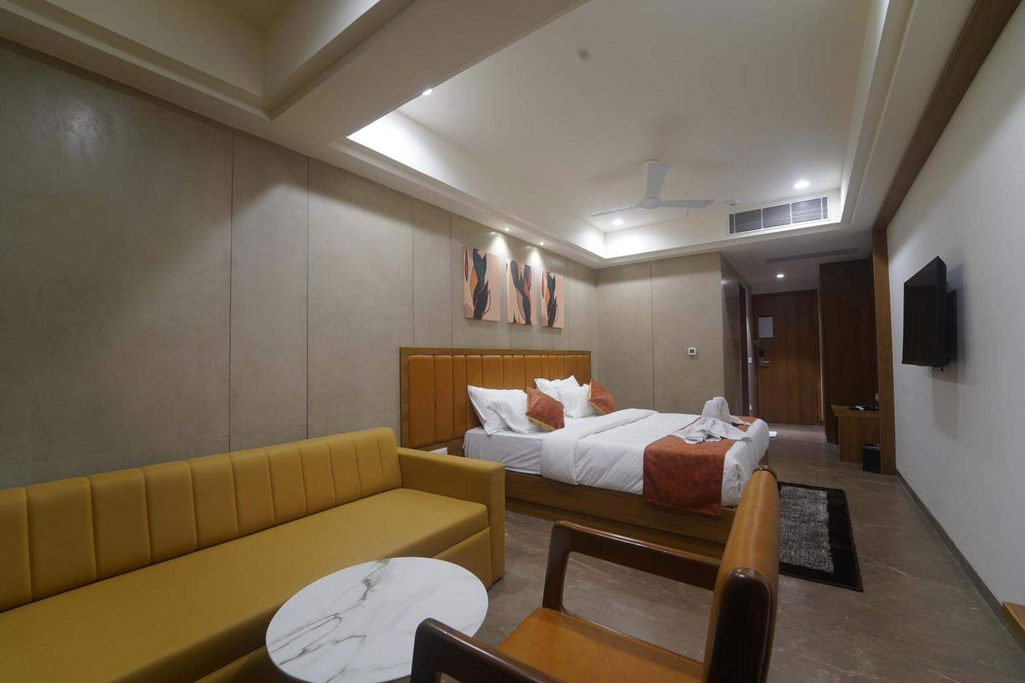 Hotel Stature Inn Kevadia Kültér fotó